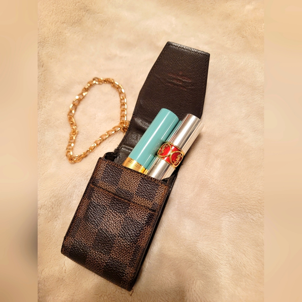 EUC Vintage Louis Vuitton Case with u branded chain